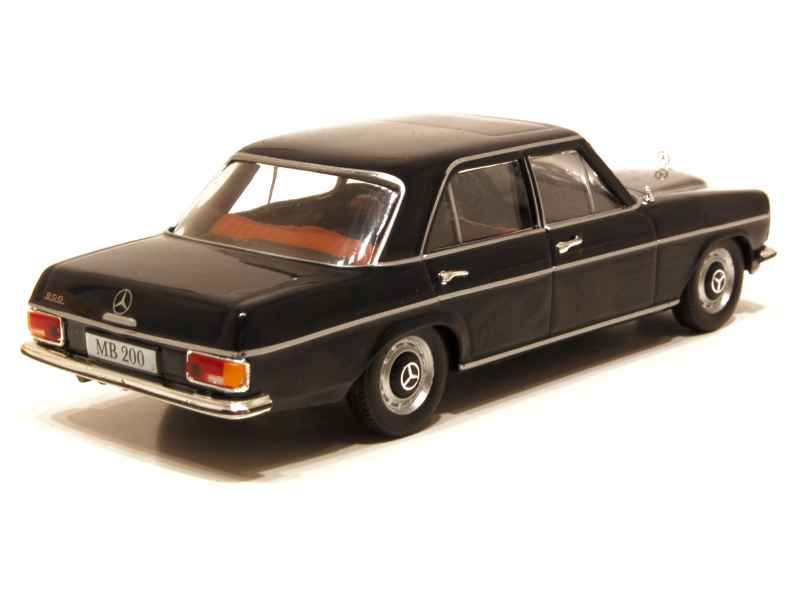 19670 Mercedes 200/ W115 1968
