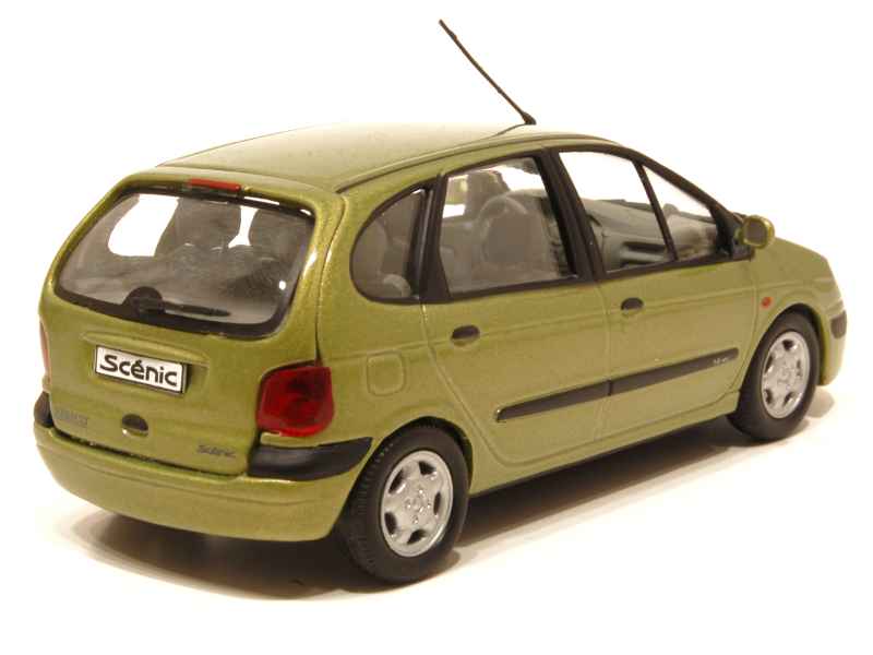 24759 Renault Scénic 2000