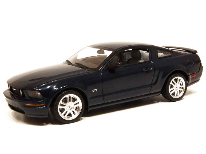 53993 Ford Mustang GT 2005