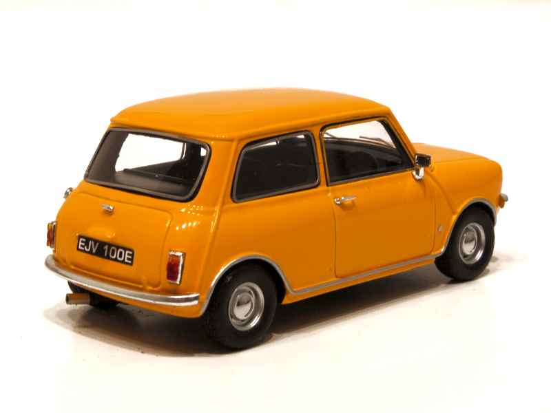 Austin Mini Clubman 1969 Spark Model 1/43 Autos Miniatures Tacot
