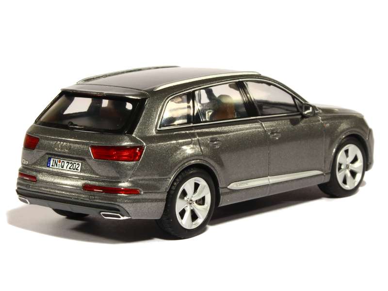 81561 Audi Q7 2015