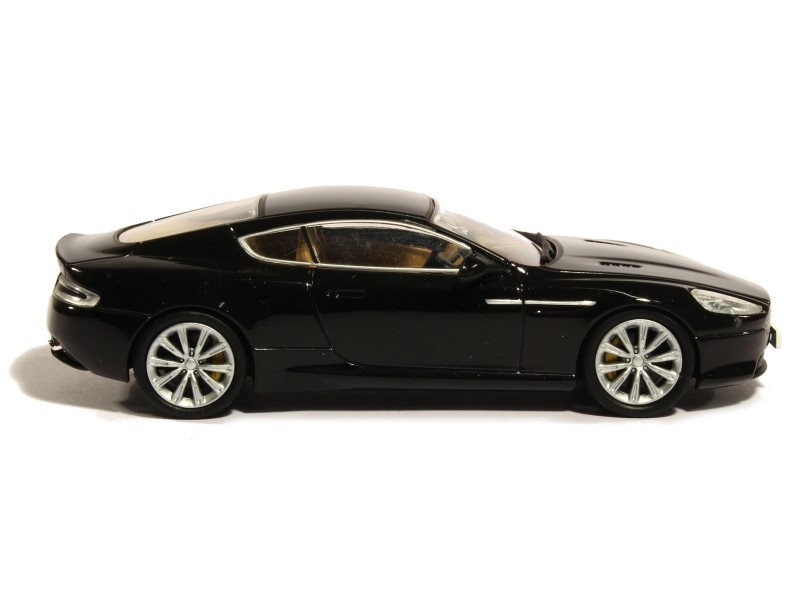 84126 Aston Martin DB9 Coupé 2013