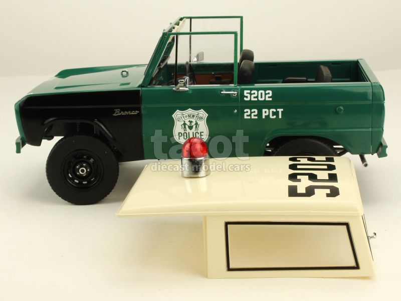 88882 Ford Bronco Police Poursuit 1967