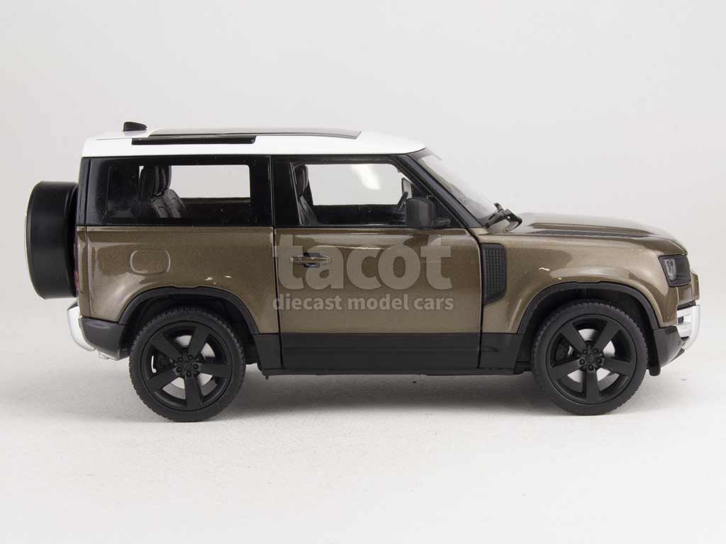 99531 Land Rover Defender 2020