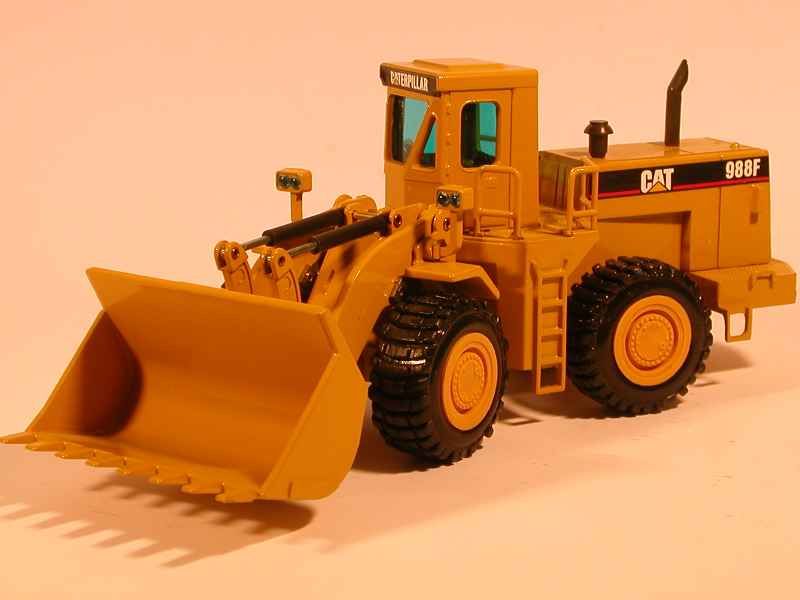 12197 Caterpillar 988F CHARGEUR