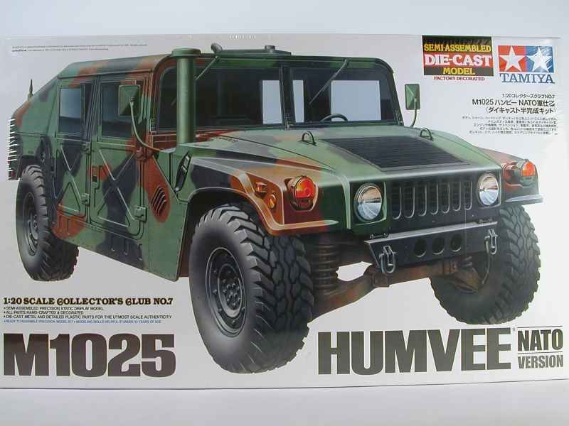 18382 Hummer COMMAND CAR M1025