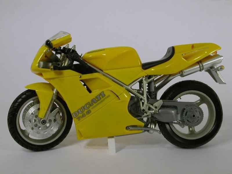 22610 Ducati 748 SP