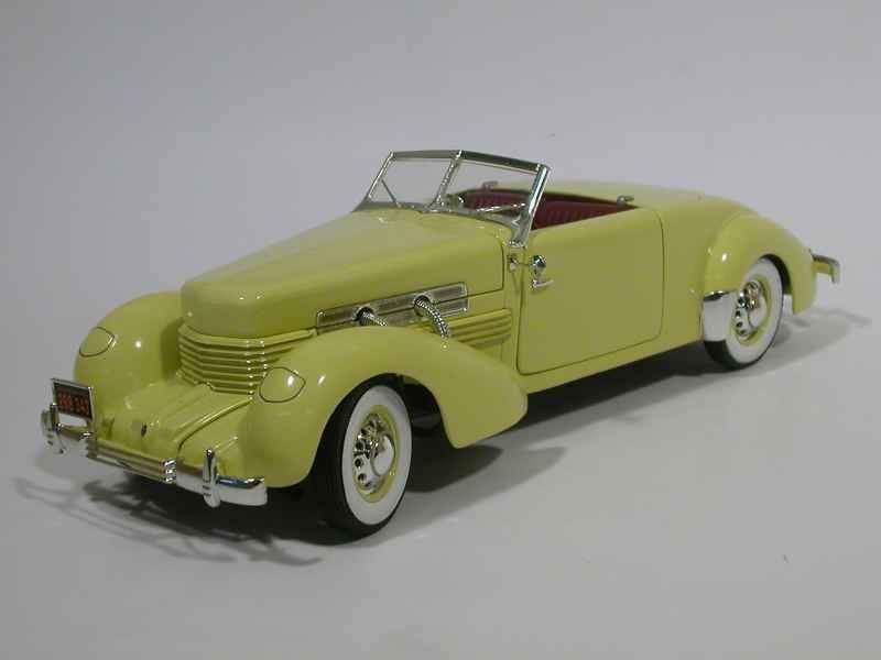 31341 Cord 812 Cabriolet 1937