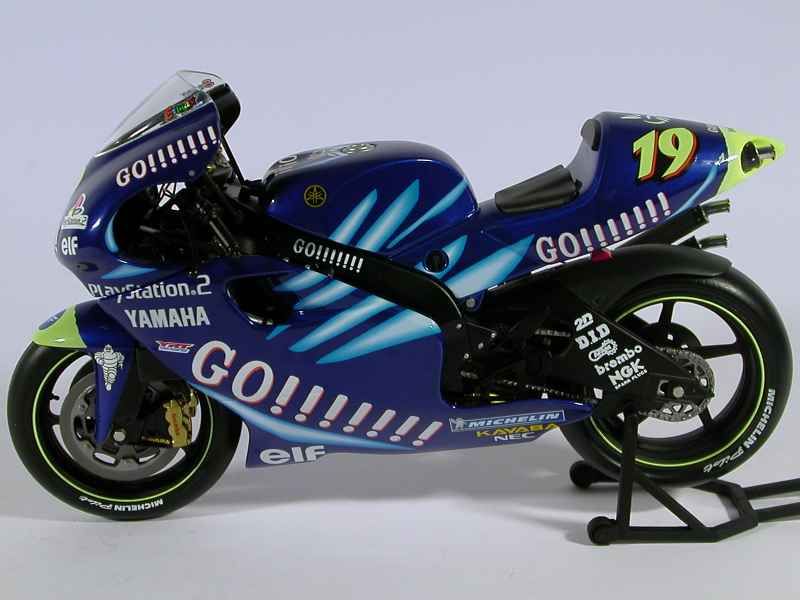 37565 Yamaha YZR 500 GP 2002