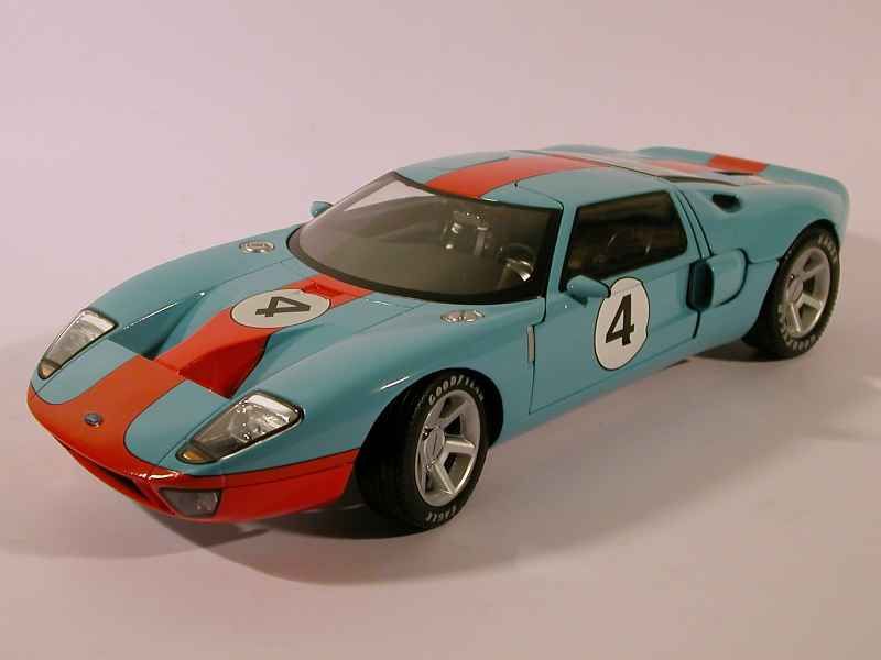 37610 Ford GT Concept 2004