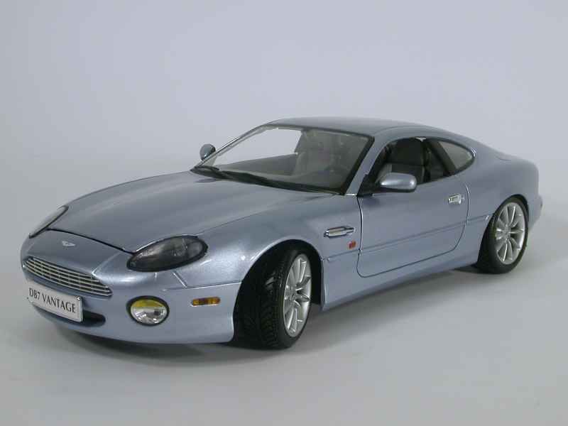 39895 Aston Martin DB7 VANTAGE 1998