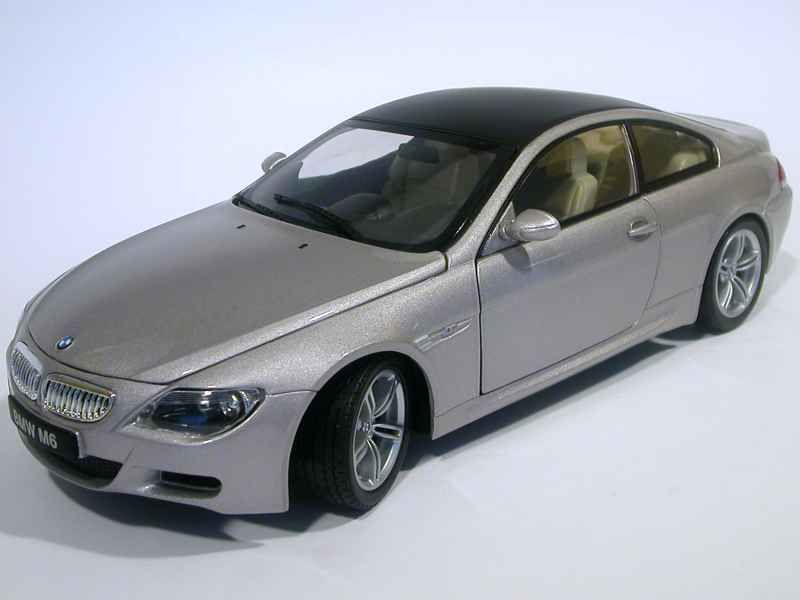 48270 BMW M6/ E63 2005