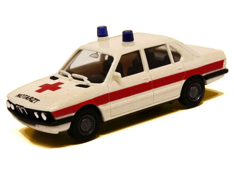 51209 BMW 520i/ E28 Ambulance