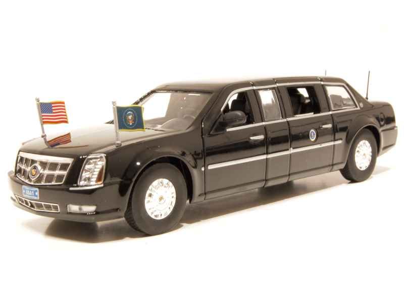 64700 Cadillac DTS Presidential Limousine 2009