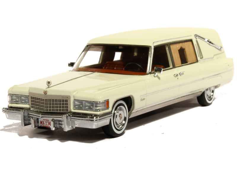 79319 Cadillac Fleetwood Superior Corbillard 1976