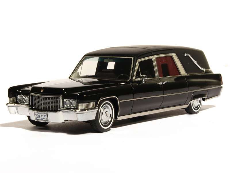 80454 Cadillac Superior Crown Sovereign Landaulet 1970
