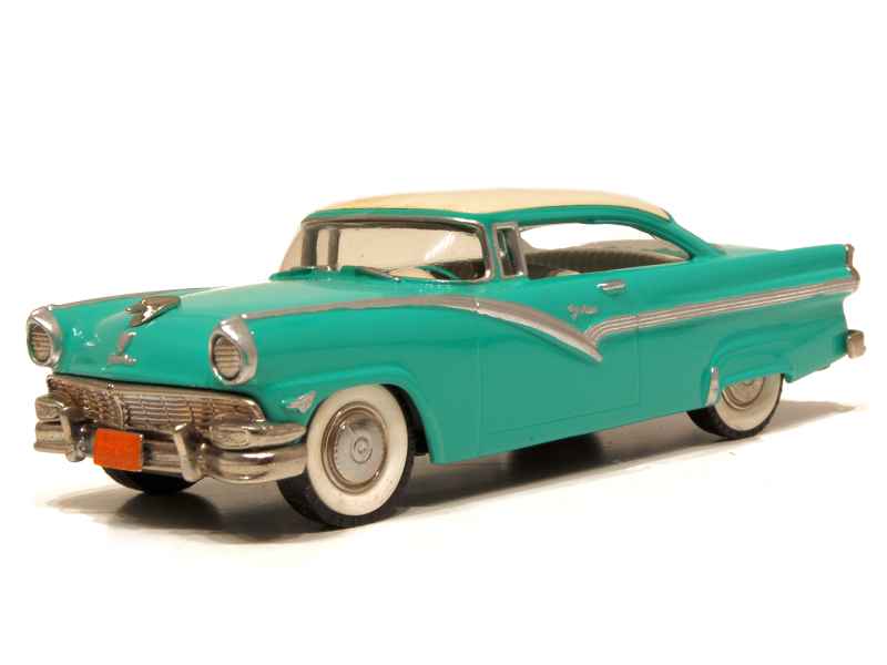Photo libre de droit de Ford Fairlane 500 2 Portes À Toit Rigide 2