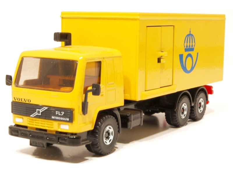 1001 Volvo FL7 Intercooler Poste
