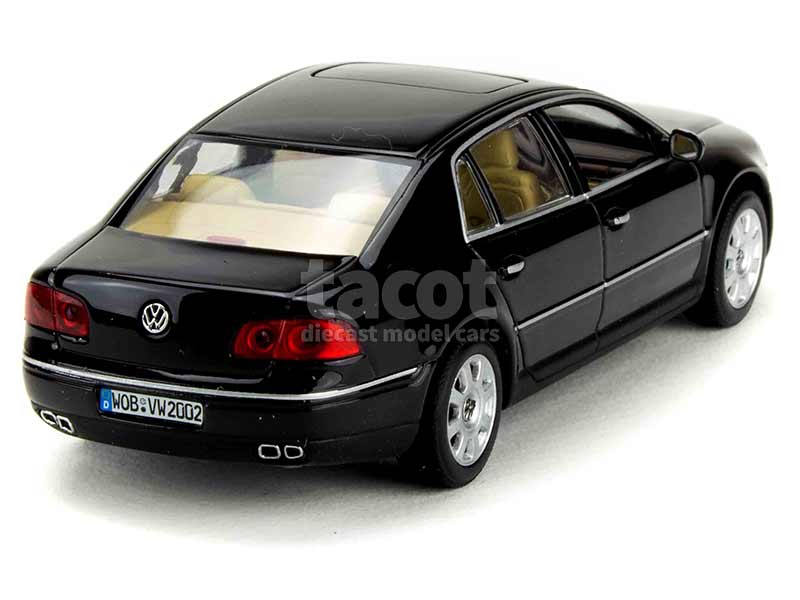1032 Volkswagen Phaeton 2002