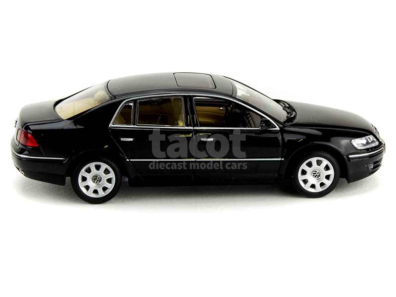 1032 Volkswagen Phaeton 2002