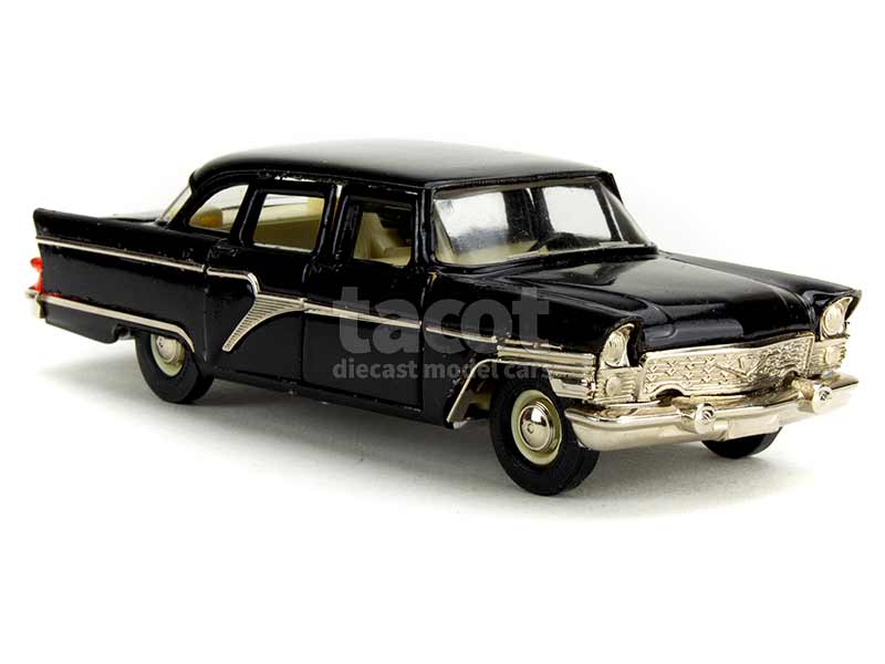 1718 GAZ M13 Tchaika