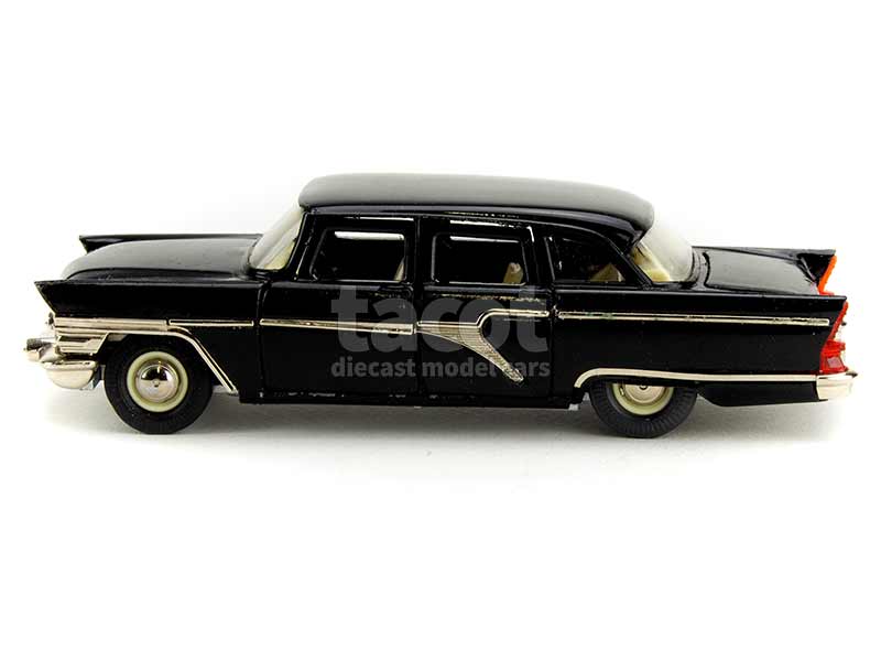 1718 GAZ M13 Tchaika