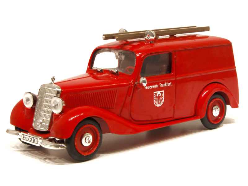 Miniature Mercedes 170 1/43 WhiteBox V (W136) Bleue 1949 Sans Vitrine
