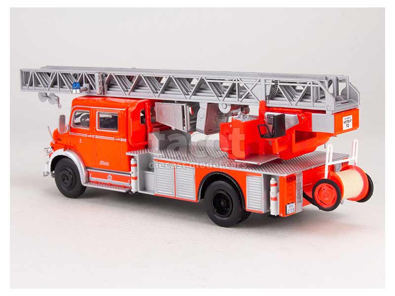 2085 Mercedes L1519 DLK30 Echelle Metz Pompiers 1966