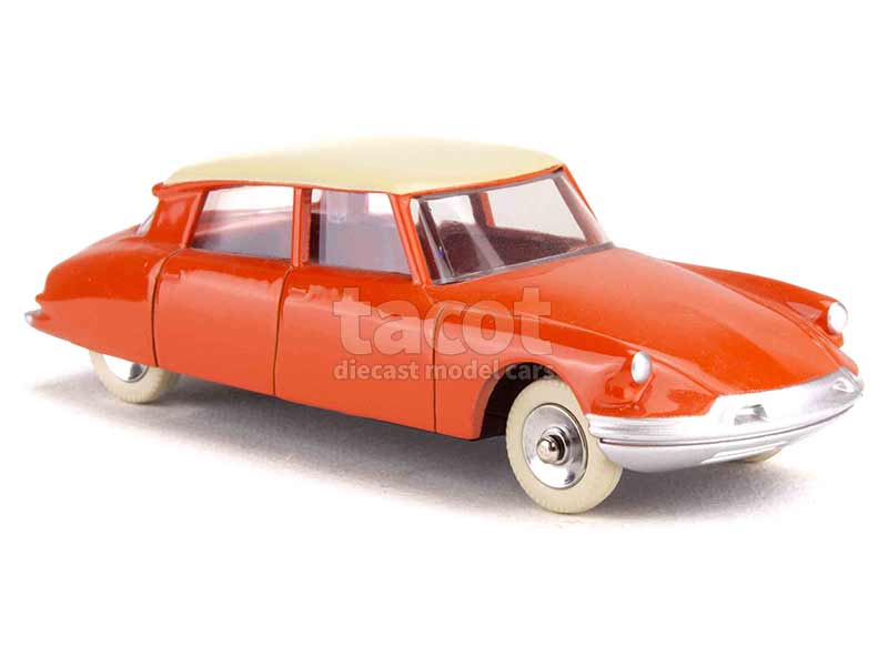 2439 Citroën Set 2CV/DS Quai de Javel