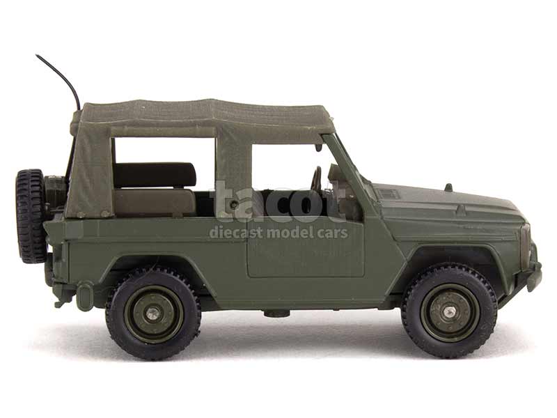 2441 Peugeot P4 Radio Bâché Militaire