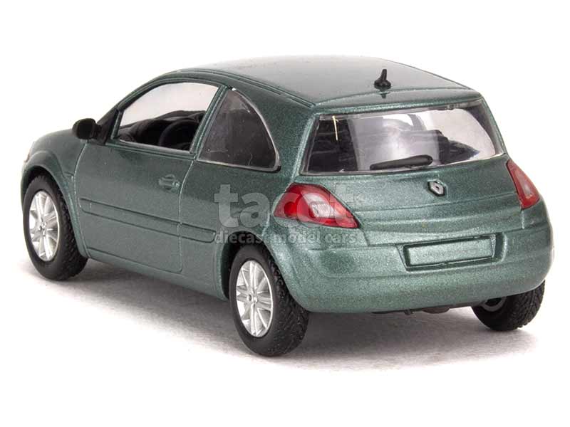 2444 Renault Megane II Coupé 2003