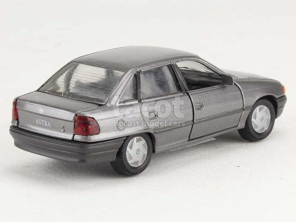 2579 Opel Astra F 4 Doors 1992