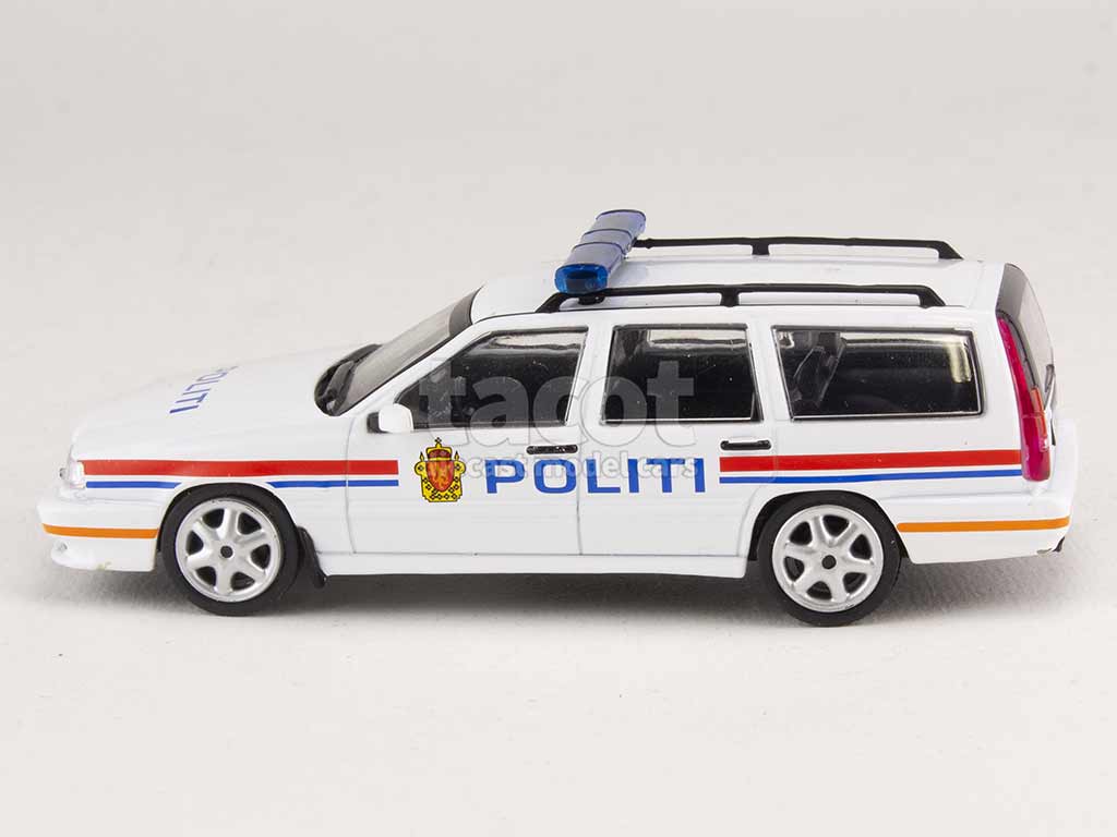 2650 Volvo 850 Break Police