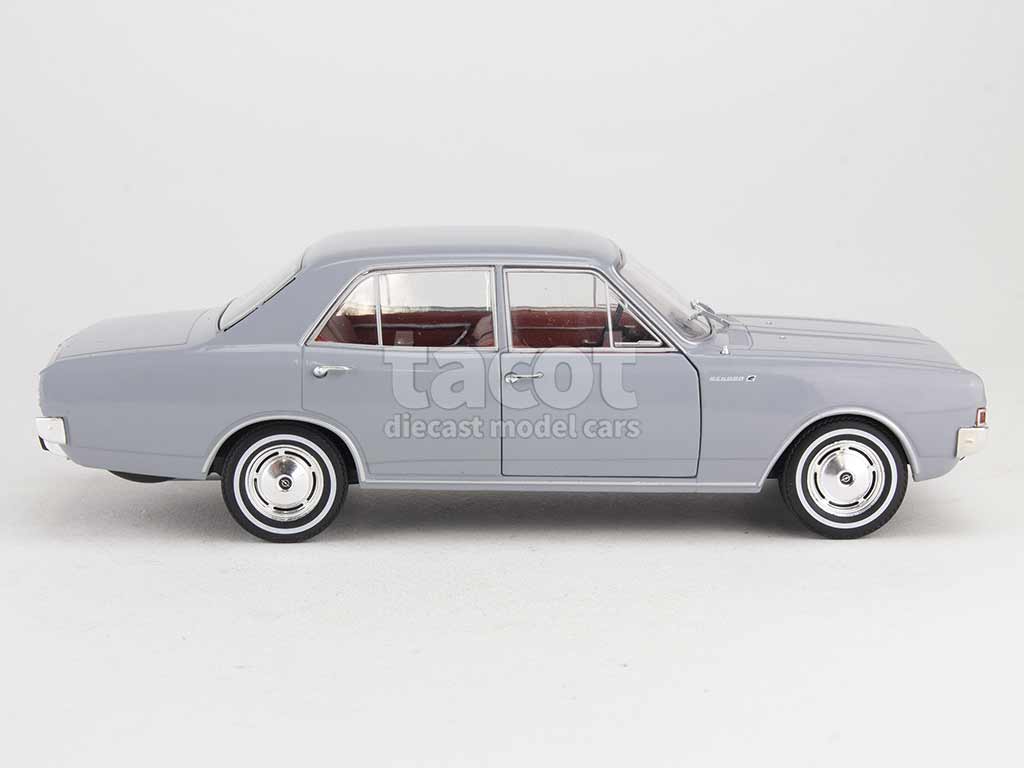 2663 Opel Rekord 1900 L 1967