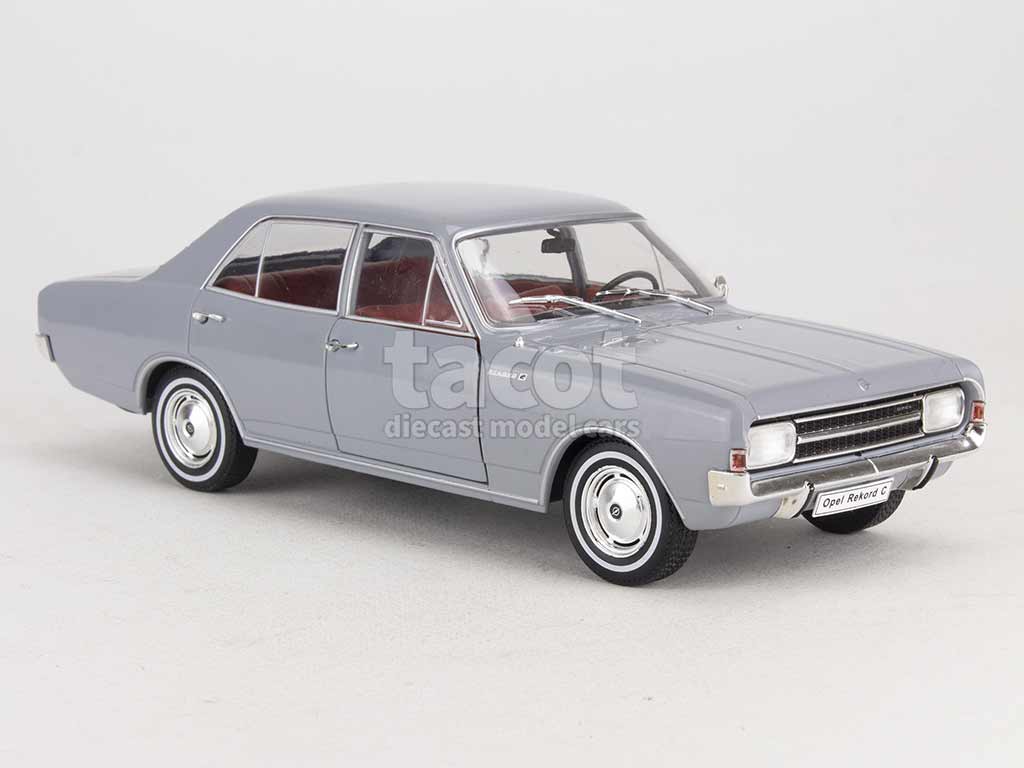 2663 Opel Rekord 1900 L 1967