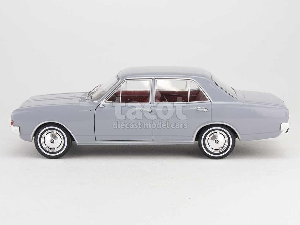 2663 Opel Rekord 1900 L 1967
