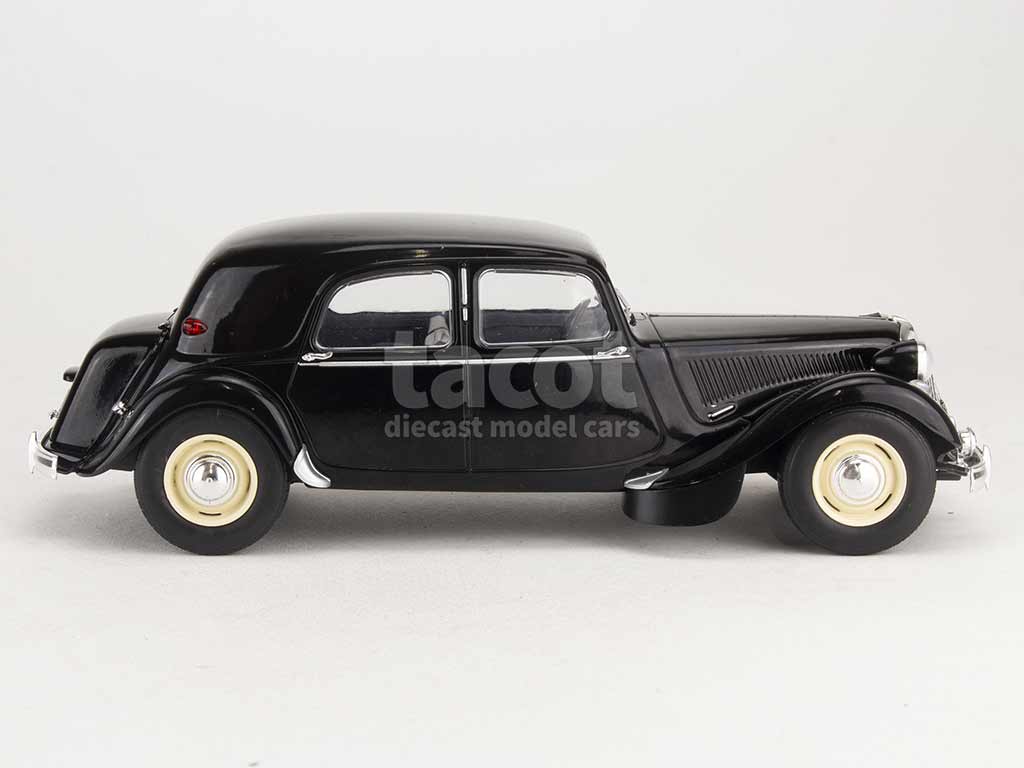 2675 Citroën Traction 15-Six 1953