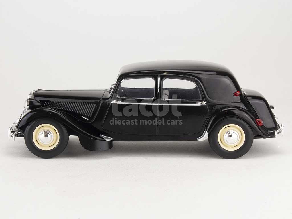 2675 Citroën Traction 15-Six 1953