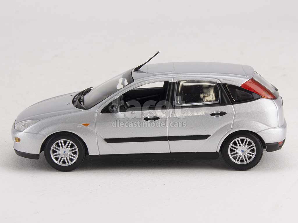 2923 Ford Focus MKI 5 Doors 2002