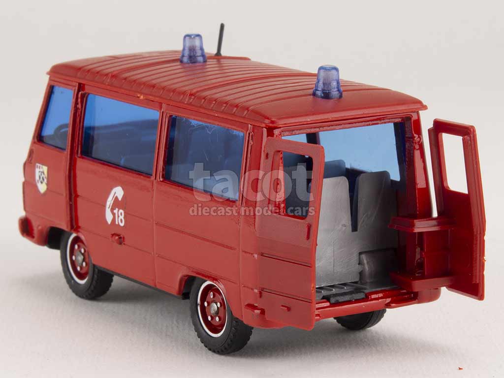 3030 Peugeot J9 Pompiers