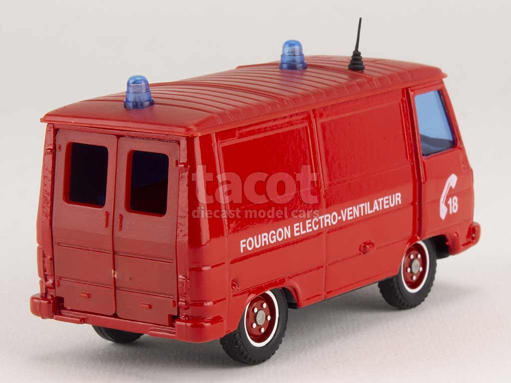 3031 Peugeot J9 Fourgon Pompiers