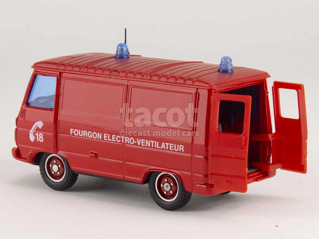 3031 Peugeot J9 Fourgon Pompiers