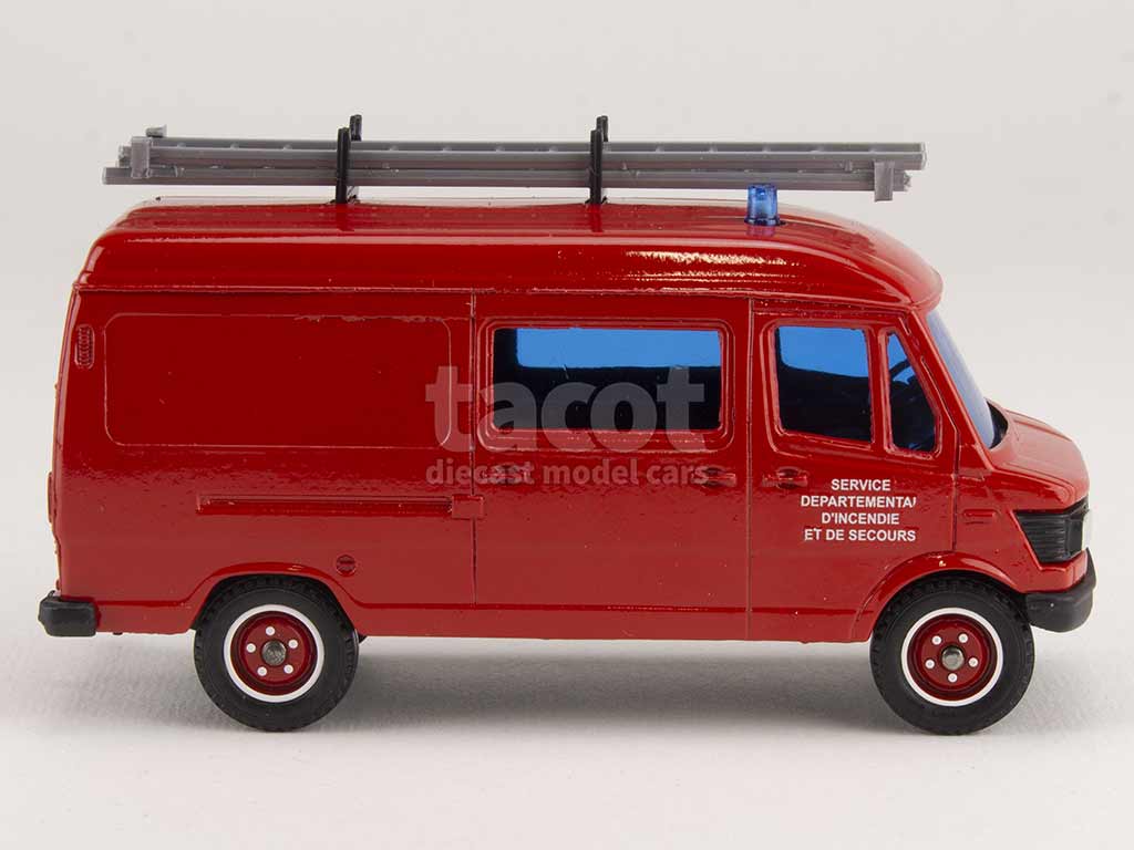 3033 Mercedes 407D Fourgon Pompiers