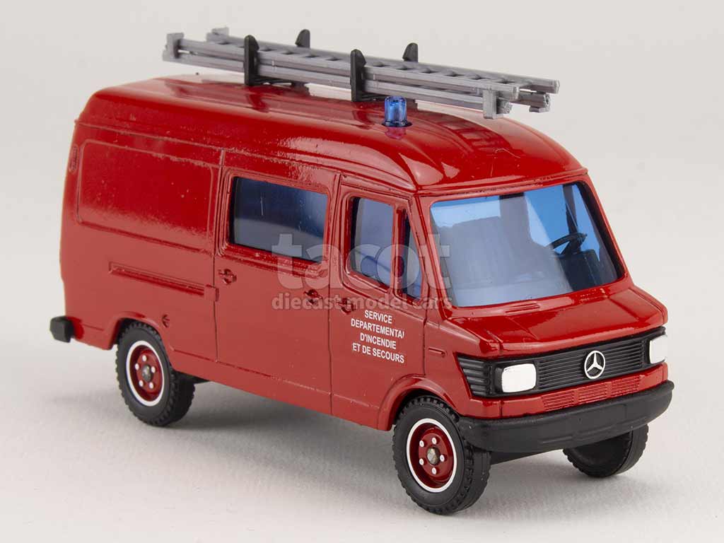 3033 Mercedes 407D Fourgon Pompiers