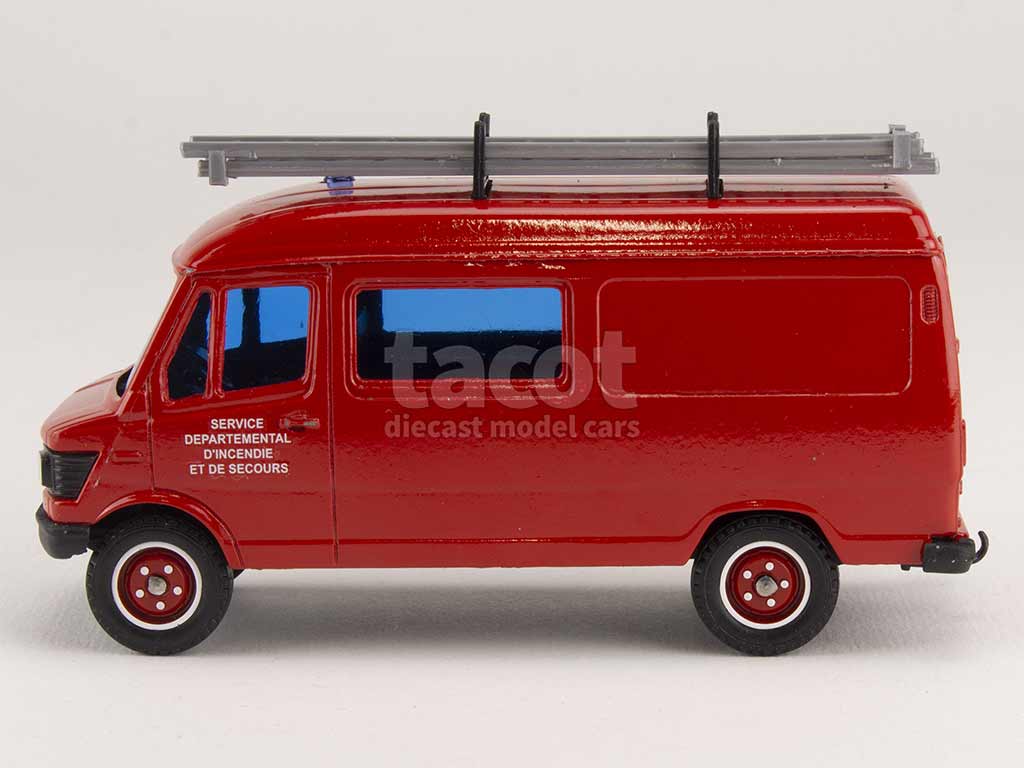 3033 Mercedes 407D Fourgon Pompiers