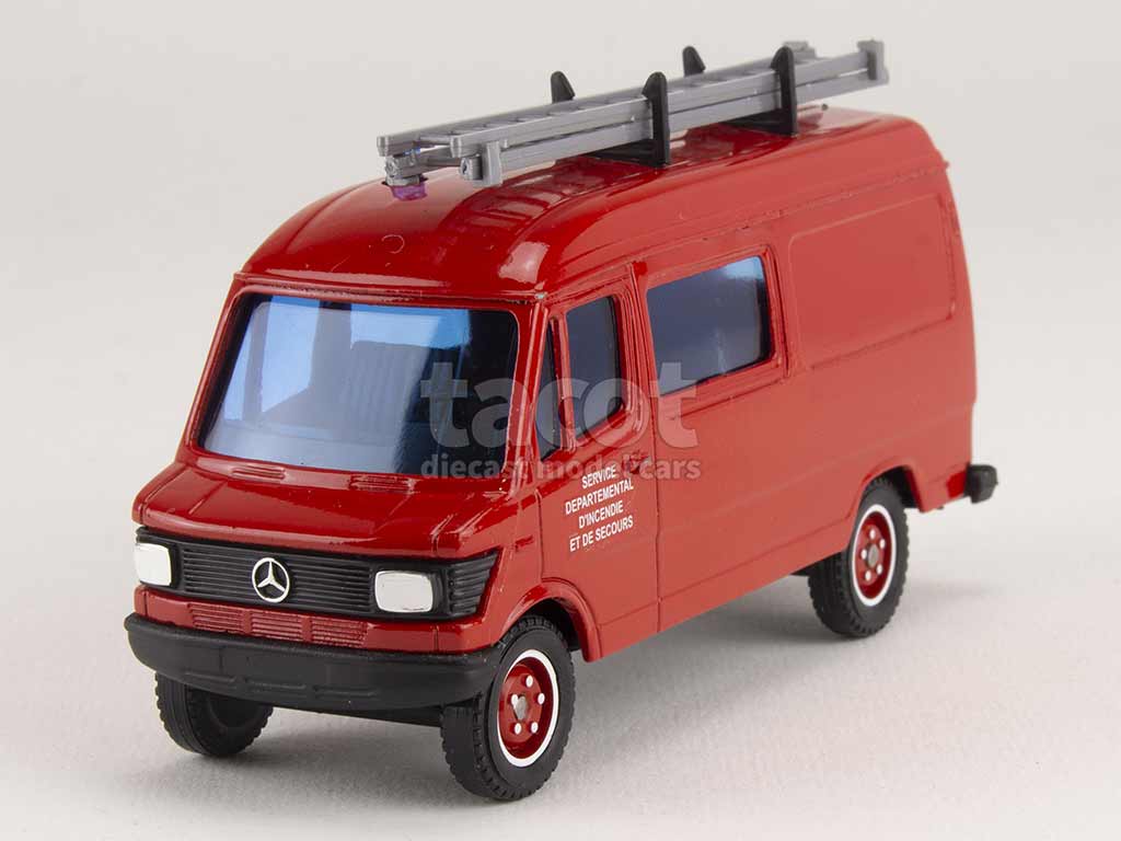 3033 Mercedes 407D Fourgon Pompiers