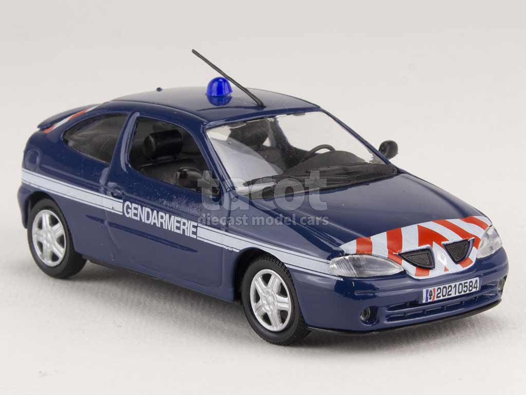 3054 Renault Megane Coupé Gendarmerie 2001
