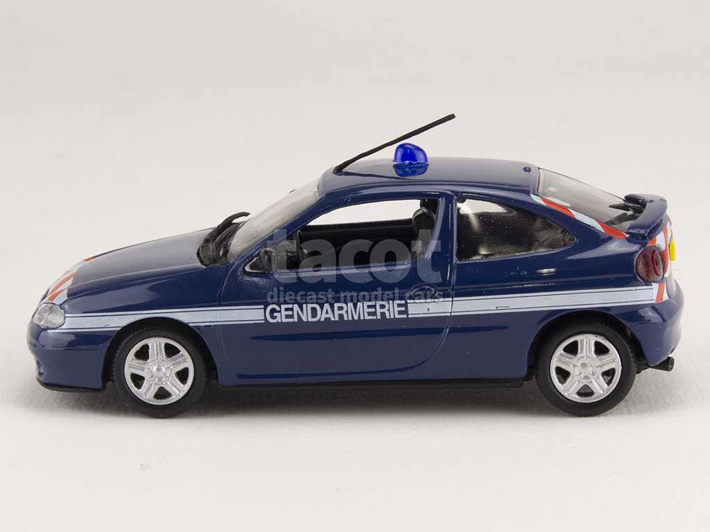 3054 Renault Megane Coupé Gendarmerie 2001
