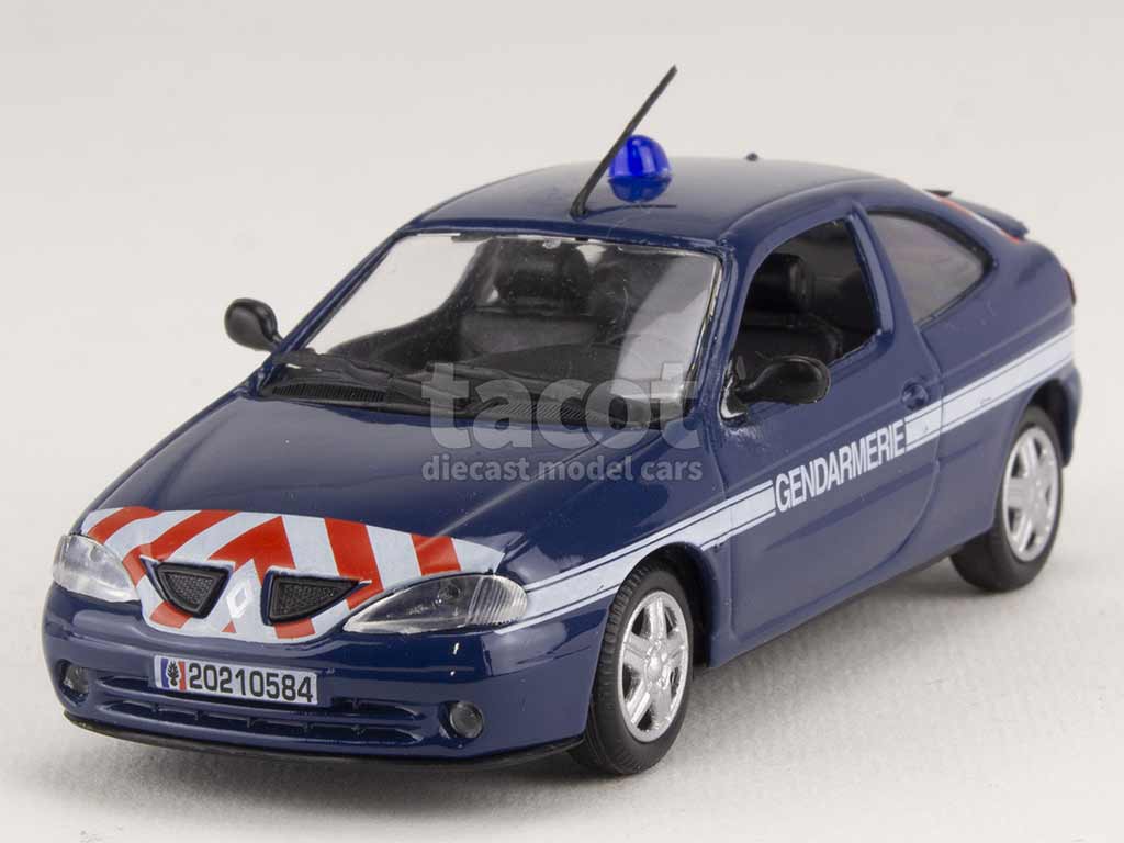 3054 Renault Megane Coupé Gendarmerie 2001