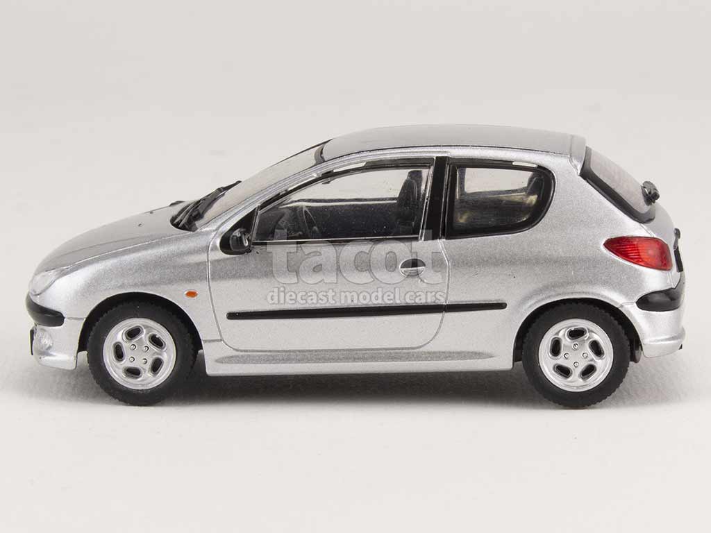 3117 Peugeot 206 XS 1999
